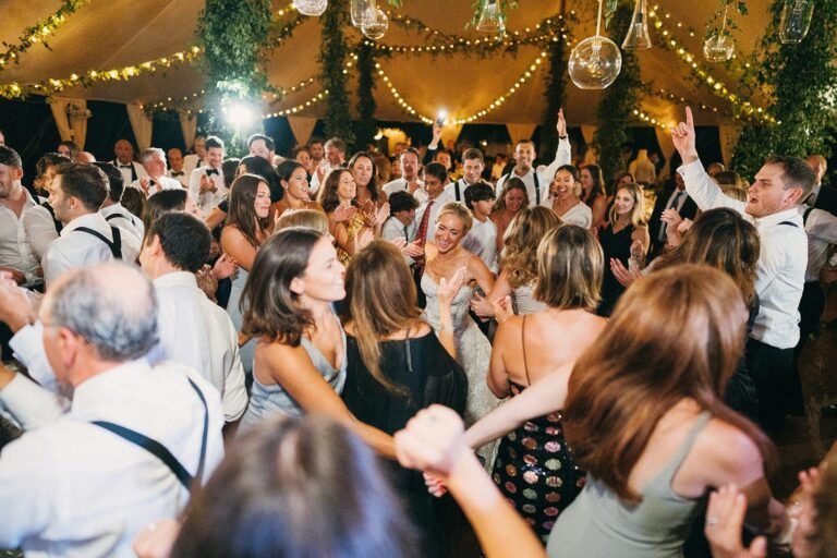 bride-dancing-with-crowd