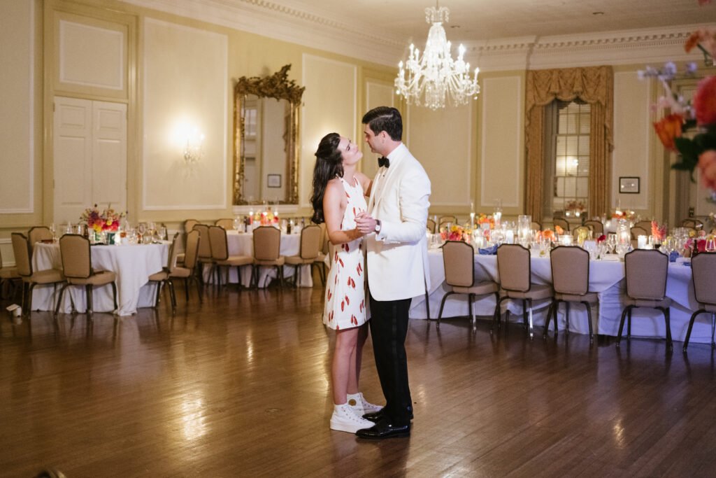 Big Ray and the Kool Kats Farmington Country Club bride and groom last dance