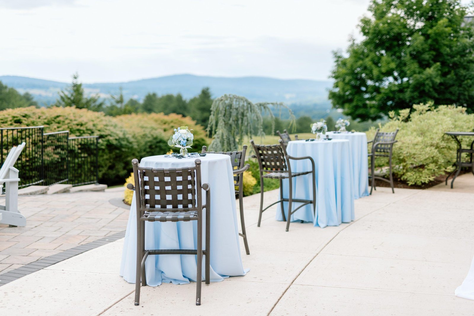 Musket Ridge Weddings cocktail hour